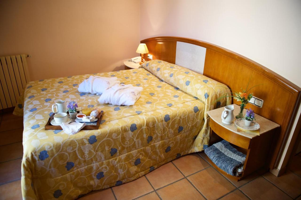 Hotel Rural Jaumet Tora de Riubregos Buitenkant foto